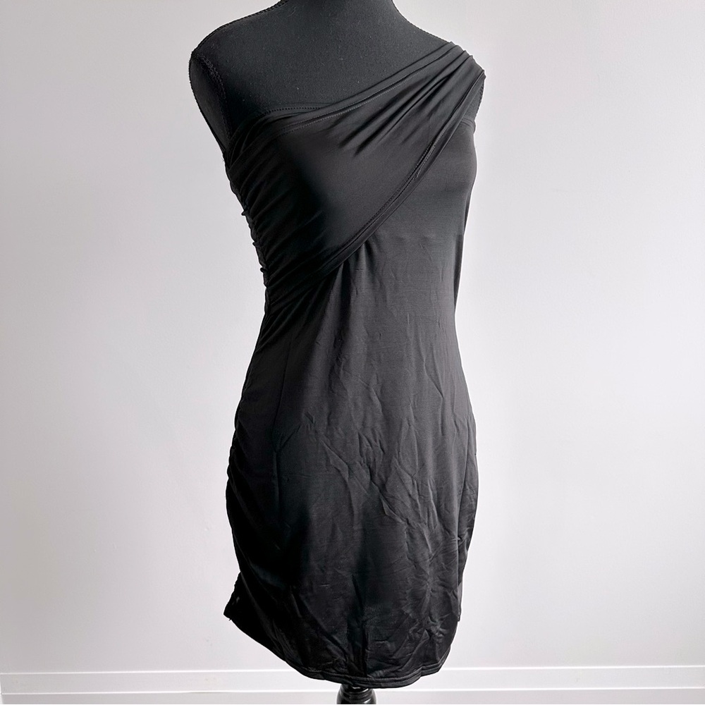 NWT Sz L DEREON Southern Deluxe One Shoulder Body Con Mini Dress in Black